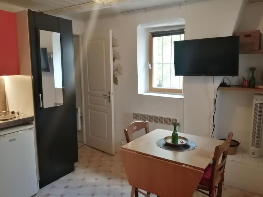 Apartamento Petit Studio Au Coeur D'Uzès Exterior foto